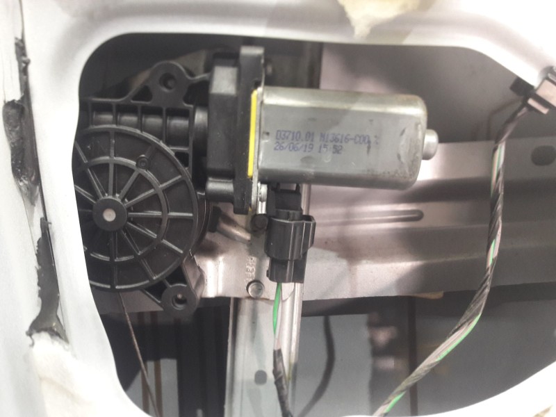 Recambio de elevalunas trasero derecho para dacia sandero ii (b8_) 1.5 blue dci 95 (b8jl) referencia OEM IAM 827206057R  
