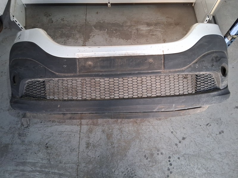 Recambio de paragolpes delantero para renault trafic iii autobús (jg_) 1.6 dci 120 (jgmb) referencia OEM IAM 620226969R  