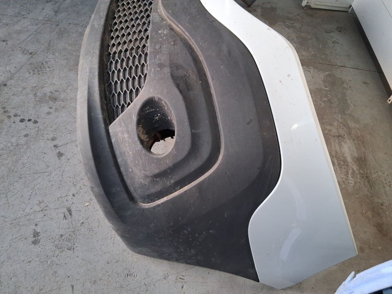 Recambio de paragolpes delantero para renault trafic iii autobús (jg_) 1.6 dci 120 (jgmb) referencia OEM IAM 620226969R  