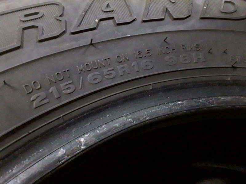 Recambio de neumatico pareja para neumaticos reutilizados - referencia OEM IAM 215651698H DUNLOP 215/65/16/98H