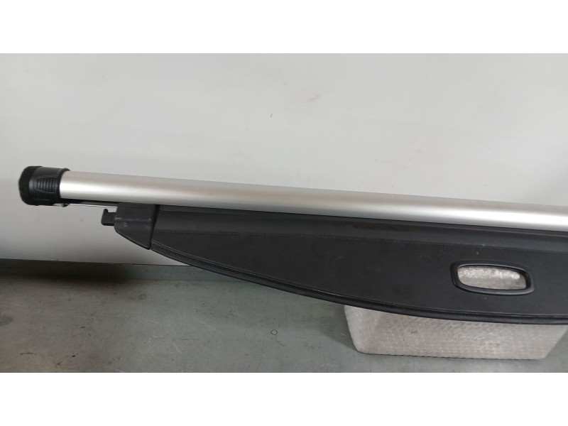 Recambio de bandeja trasera para kia carens iv 1.6 gdi referencia OEM IAM 85910A4000WK  