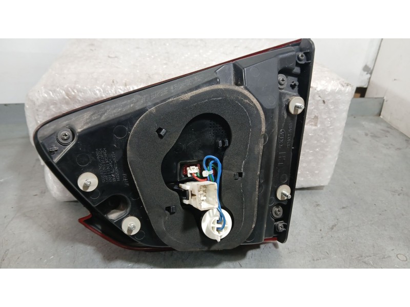Recambio de piloto trasero izquierdo interior para kia carens iv 1.6 gdi referencia OEM IAM 92403A4020  