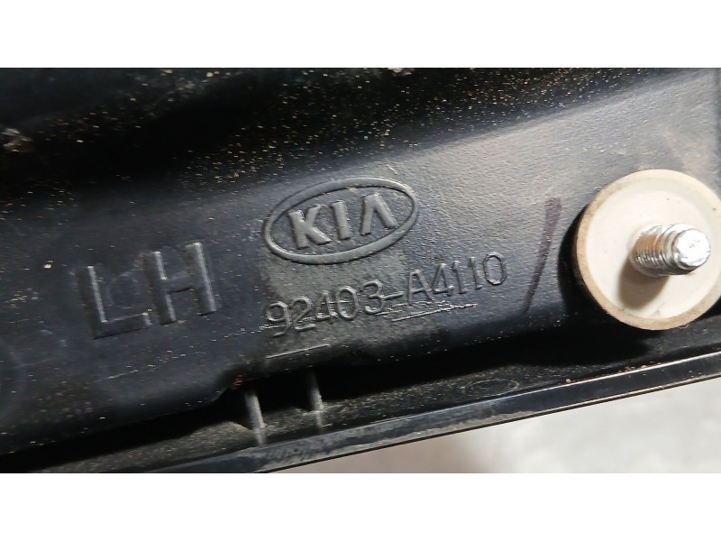 Recambio de piloto trasero izquierdo interior para kia carens iv 1.6 gdi referencia OEM IAM 92403A4020  