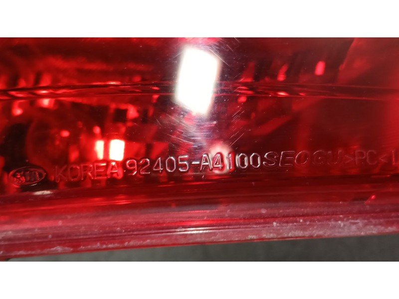 Recambio de piloto trasero izquierdo paragolpes para kia carens iv 1.6 gdi referencia OEM IAM 92405A4000  