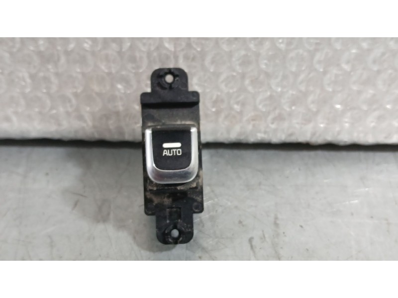 Recambio de mando elevalunas delantero derecho para kia carens iv 1.6 gdi referencia OEM IAM 93575A4030CA  