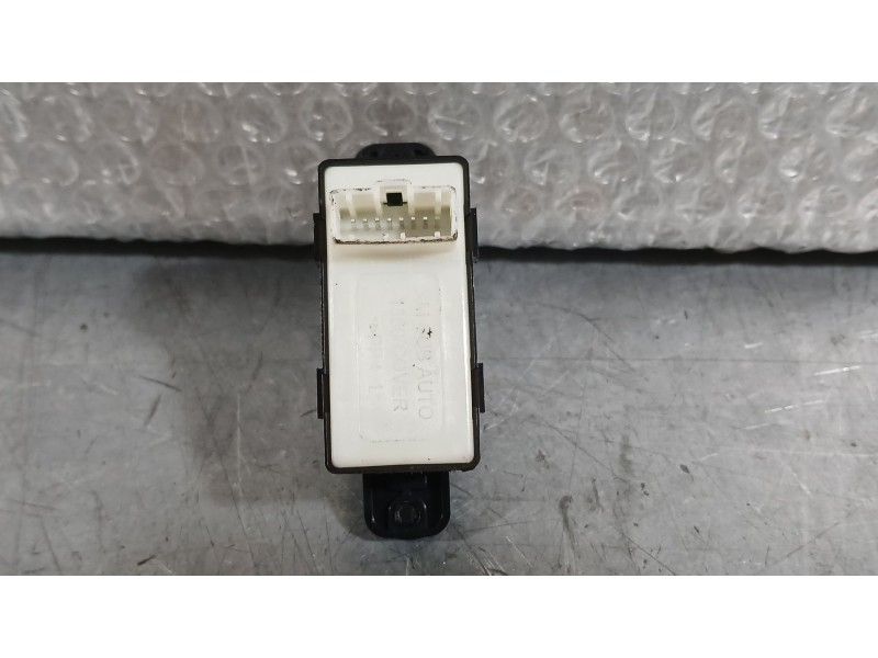 Recambio de mando elevalunas delantero derecho para kia carens iv 1.6 gdi referencia OEM IAM 93575A4030CA  