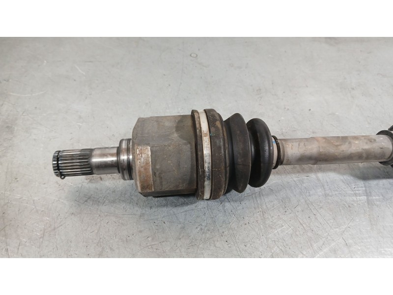 Recambio de transmision delantera derecha para kia carens iv 1.6 gdi referencia OEM IAM 49501A4000SJ  