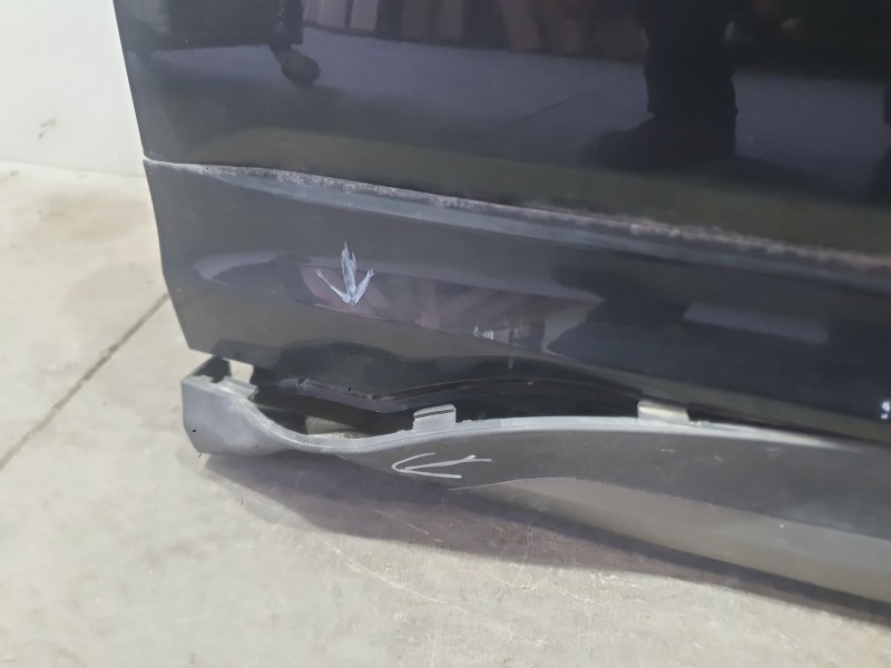 Recambio de puerta delantera izquierda para lynk & co 01 phev referencia OEM IAM 8890474416  