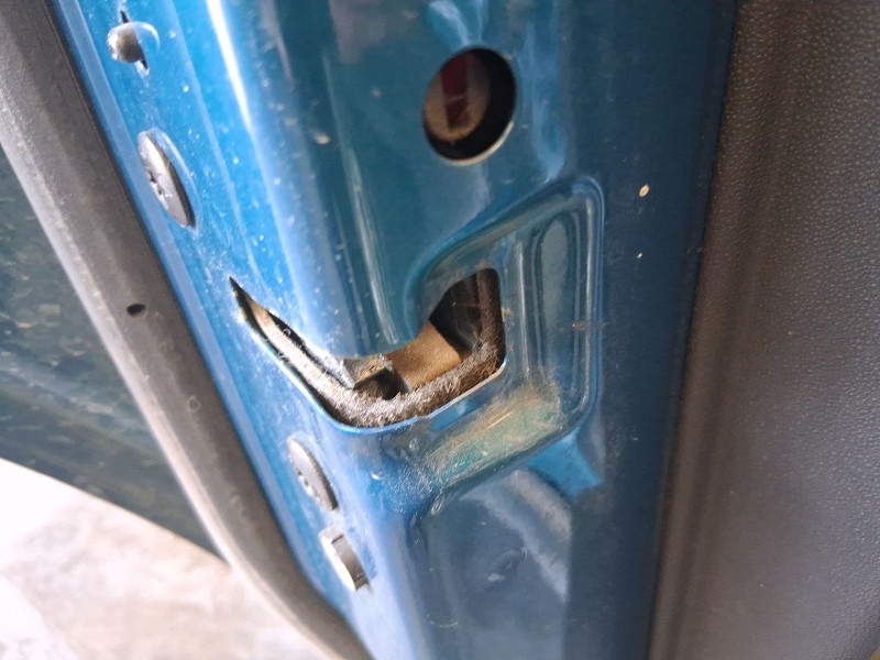 Recambio de cerradura puerta trasera izquierda para citroën c4 cactus 1.2 thp 110 referencia OEM IAM 9819038980  