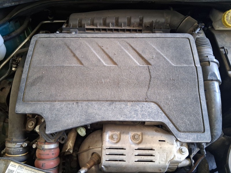 Recambio de tapa motor para citroën c4 cactus 1.2 thp 110 referencia OEM IAM   