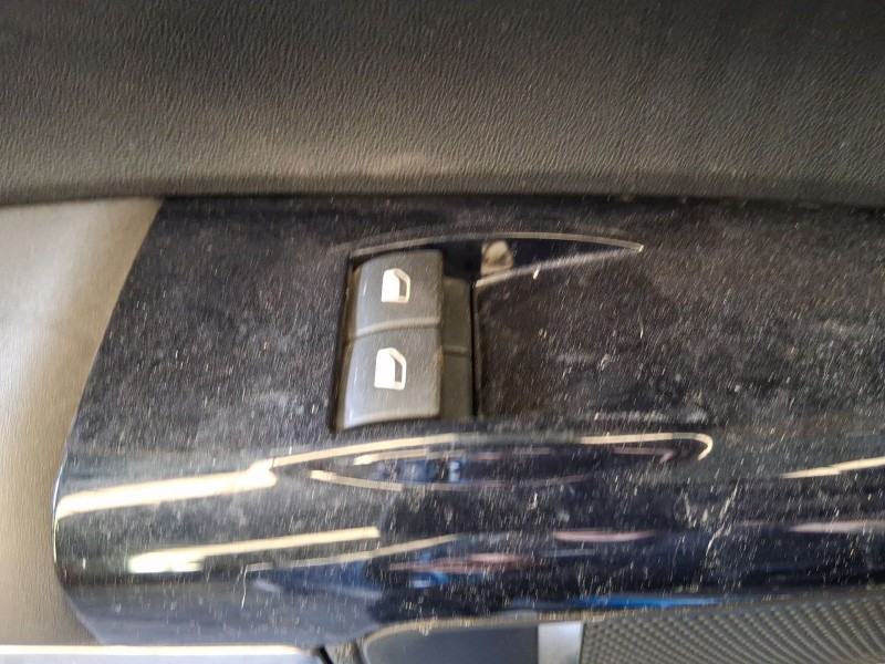 Recambio de mando elevalunas delantero izquierdo para citroën c4 cactus 1.2 thp 110 referencia OEM IAM 98106397ZD  