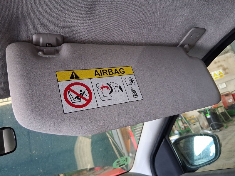 Recambio de parasol derecho para citroën c4 cactus 1.2 thp 110 referencia OEM IAM 98069330BJ  