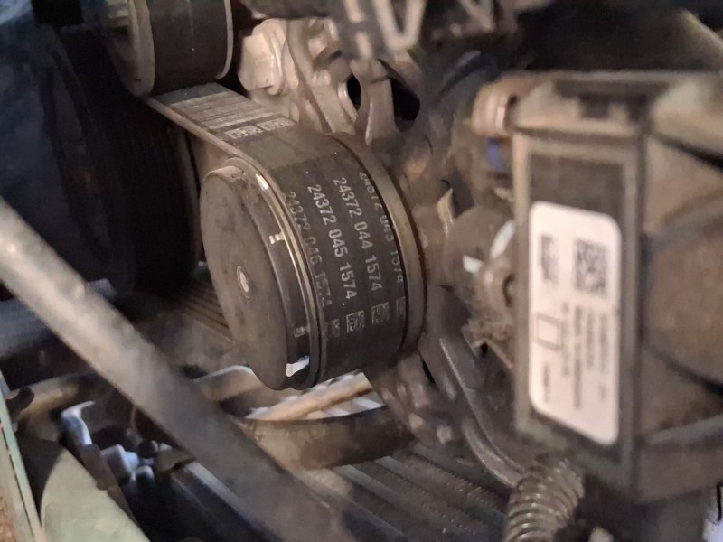 Recambio de alternador para citroën c4 cactus 1.2 thp 110 referencia OEM IAM 9809391880 1694814180 