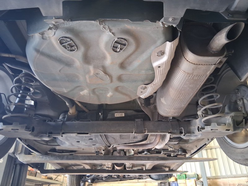 Recambio de puente trasero para citroën c4 cactus 1.2 thp 110 referencia OEM IAM 1607197180 TAMBOR C/ABS Y 4 TORNILLOS 