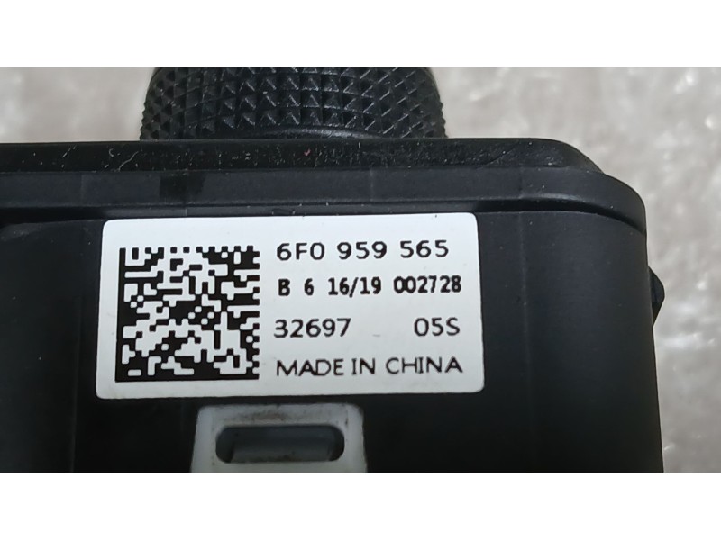 Recambio de mando retrovisor para seat arona style edition referencia OEM IAM 6F0959565  