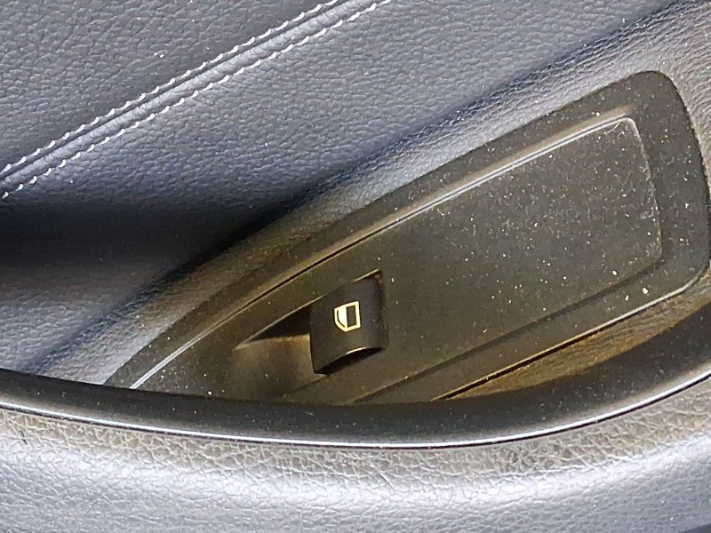 Recambio de mando elevalunas delantero derecho para bmw x1 (f48) sdrive 18 d referencia OEM IAM 61319208107  