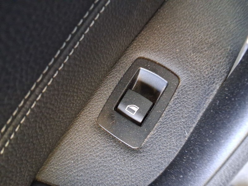 Recambio de mando elevalunas trasero izquierdo para bmw x1 (f48) sdrive 18 d referencia OEM IAM 61319208106  