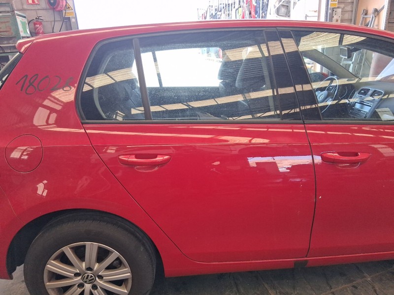 Recambio de puerta trasera derecha para volkswagen golf vi (5k1) 1.4 tsi referencia OEM IAM 5K6833056K  