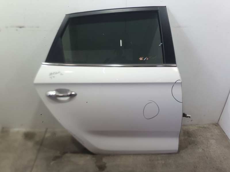 Recambio de puerta trasera derecha para kia carens iv 1.6 gdi referencia OEM IAM 77004A4000  