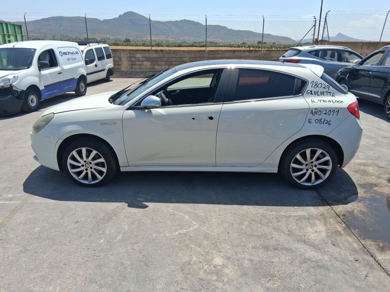 alfa romeo giulietta (940_) del año 2011