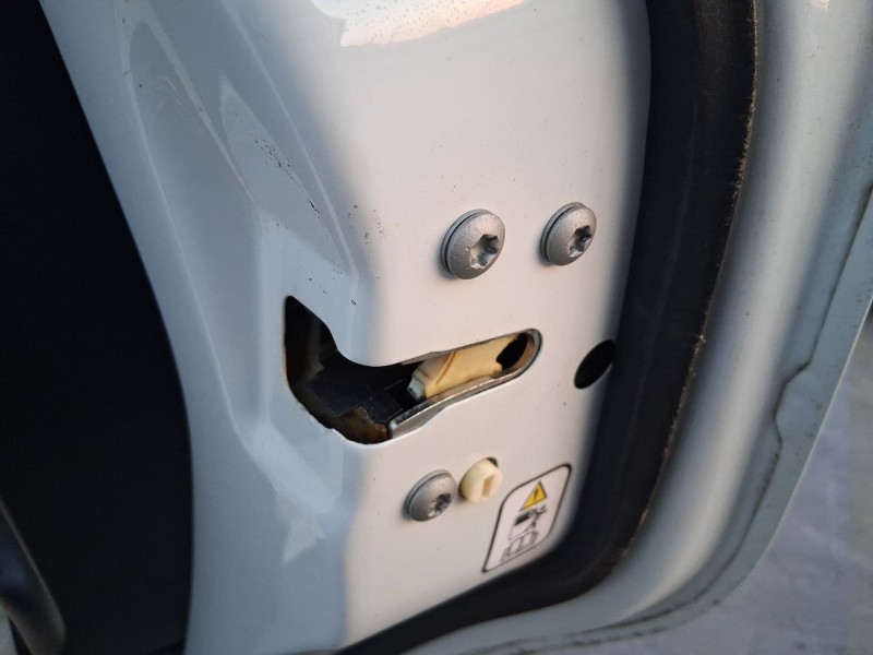 Recambio de cerradura puerta trasera derecha para alfa romeo giulietta (940_) 2.0 jtdm (940.fxl1a) referencia OEM IAM 71775808  