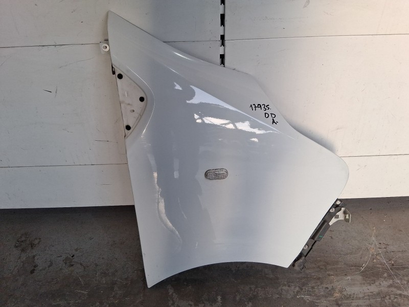 Recambio de aleta delantera derecha para renault trafic iii autobús (jg_) 1.6 dci 120 (jgmb) referencia OEM IAM 631001616R  