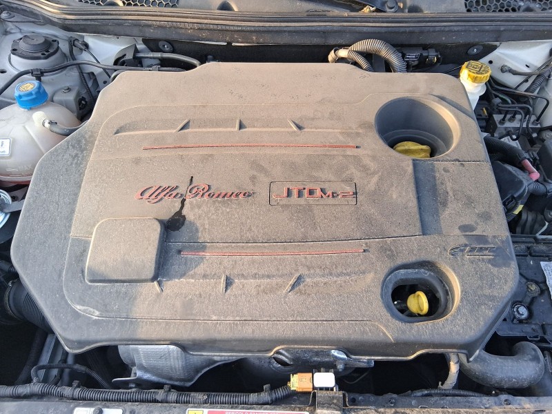 Recambio de tapa motor para alfa romeo giulietta (940_) 2.0 jtdm (940.fxl1a) referencia OEM IAM 51859542  