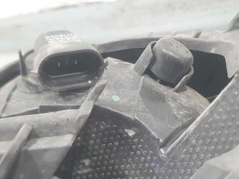 Recambio de faro antiniebla derecho para kia sportage iii (sl) 2.0 crdi referencia OEM IAM 922023W200  