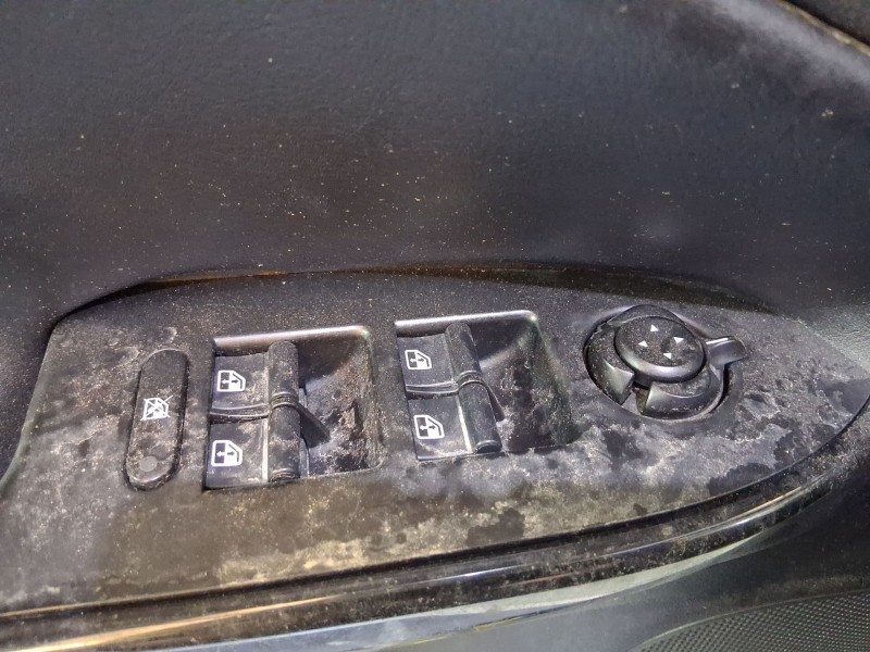 Recambio de mando elevalunas delantero izquierdo para alfa romeo giulietta (940_) 2.0 jtdm (940.fxl1a) referencia OEM IAM 156106