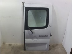 PUERTA TRASERA DERECHA CARGA 901008731R TOCADA 