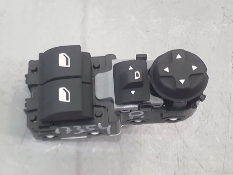Recambio de mando elevalunas delantero izquierdo para opel corsa f (p2jo) 1.2 (68) referencia OEM IAM  C/MANDO RETROVISOR 