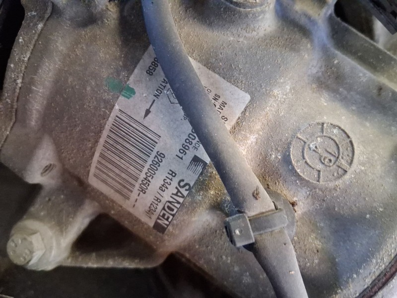 Recambio de compresor aire acondicionado para renault clio v (b7_) 1.0 tce 100 (b7mt) referencia OEM IAM 926008955R  