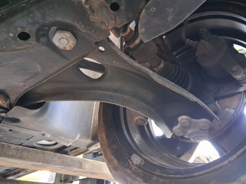 Recambio de brazo suspension inferior delantero izquierdo para renault clio v (b7_) 1.0 tce 100 (b7mt) referencia OEM IAM 545019