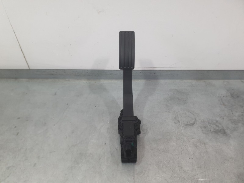 Recambio de potenciometro pedal para lynk & co 01 phev referencia OEM IAM 8891144866  