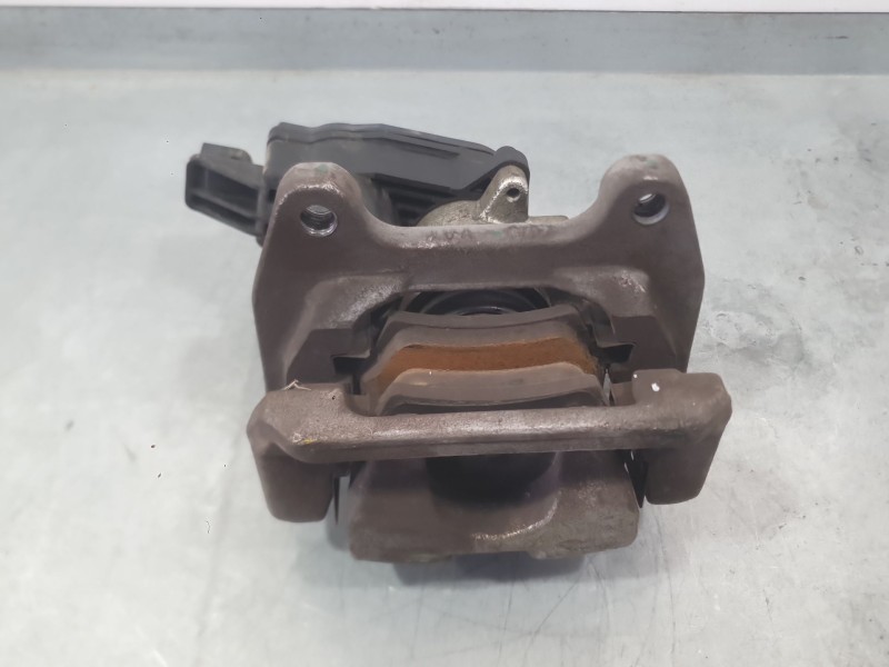 Recambio de pinza freno trasera derecha para lynk & co 01 phev referencia OEM IAM 8888785438  