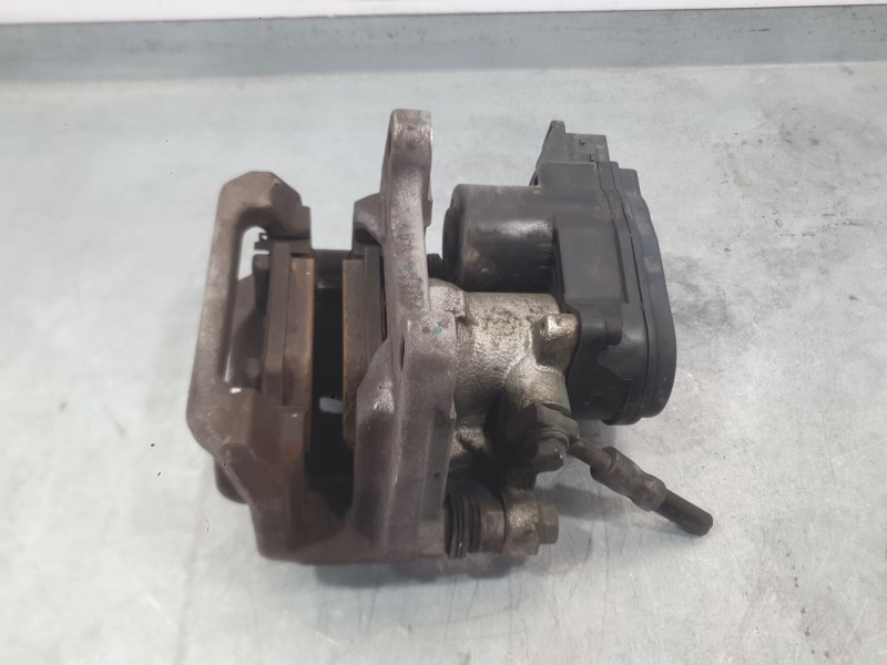 Recambio de pinza freno trasera derecha para lynk & co 01 phev referencia OEM IAM 8888785438  