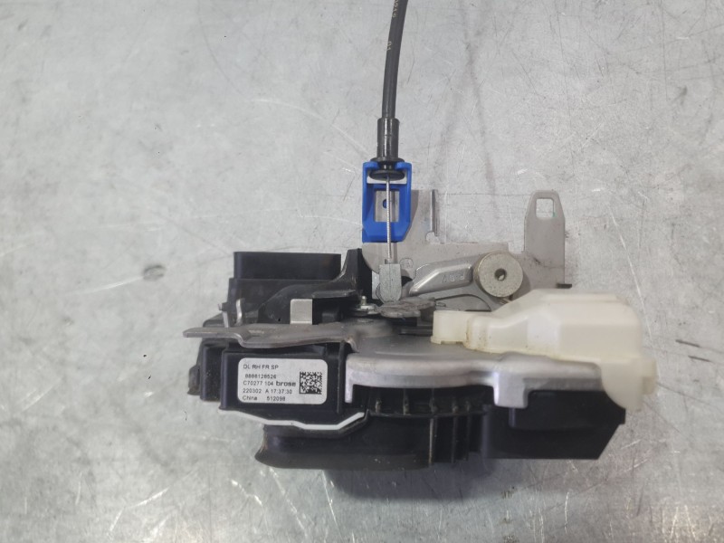 Recambio de cerradura puerta delantera derecha para lynk & co 01 phev referencia OEM IAM 8888128526  