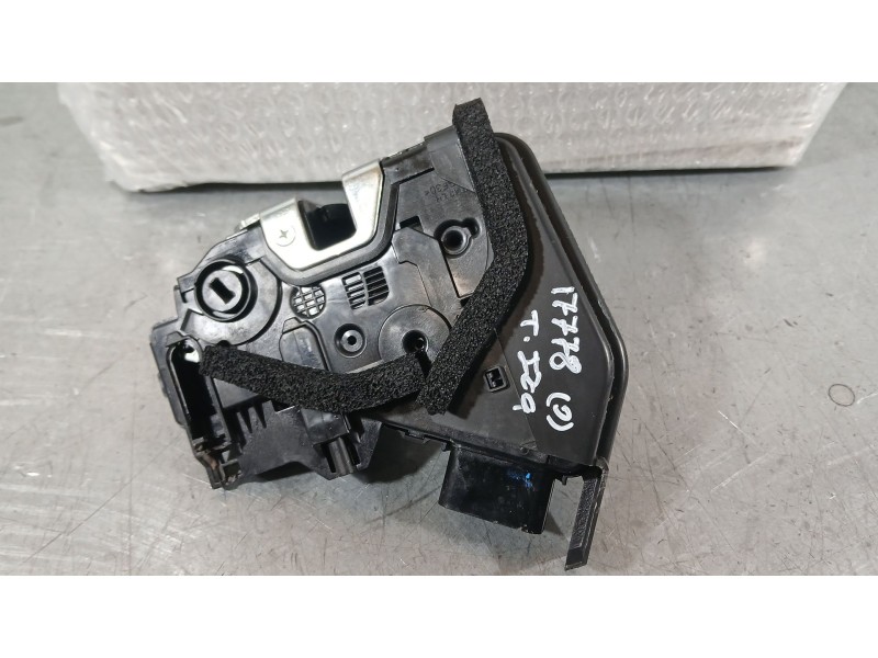 Recambio de cerradura puerta trasera izquierda para kia stonic (yb) 1.0 t-gdi eco-dynamics+ referencia OEM IAM   