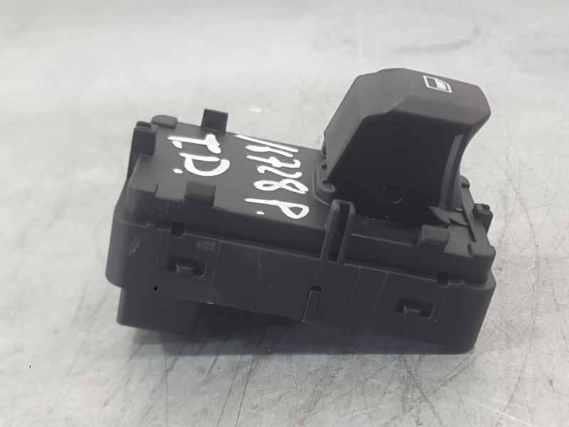 Recambio de mando elevalunas trasero derecho para mg mg 3 (5lfp) mg3 1.5 referencia OEM IAM 11270662PHD  