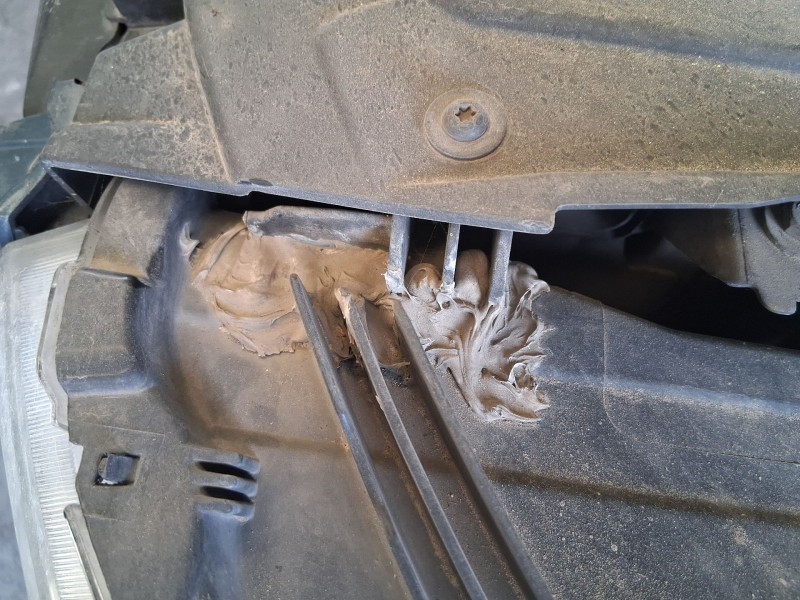 Recambio de faro izquierdo para citroën c-elysee (dd_) 1.6 bluehdi 100 referencia OEM IAM 9675140080 PATA REPARADA 