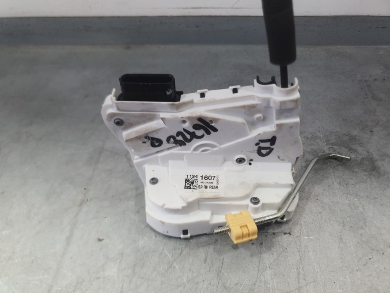 Recambio de cerradura puerta trasera derecha para mg mg 3 (5lfp) mg3 1.5 referencia OEM IAM 11095998  