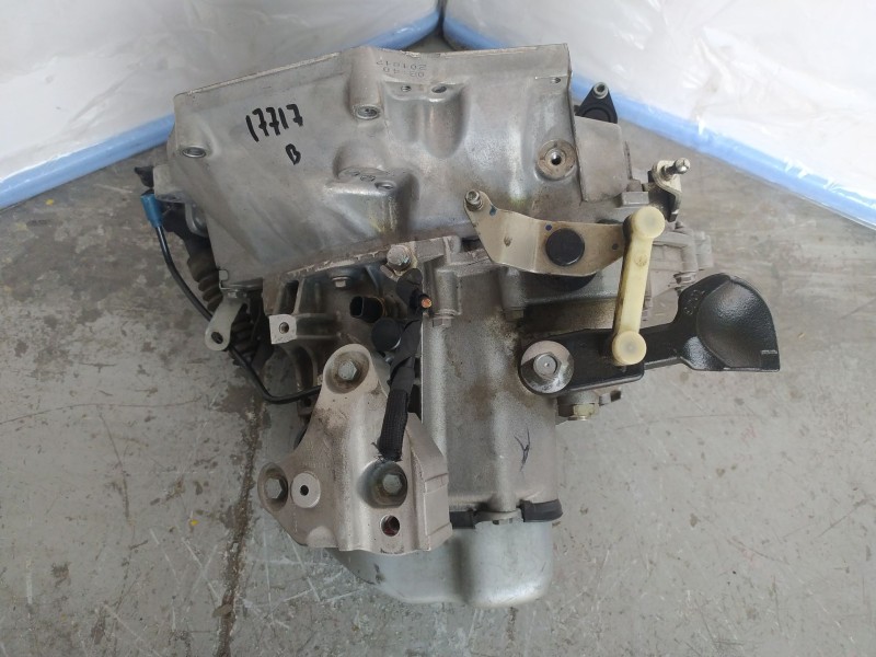 Recambio de caja cambios para peugeot 208 i (ca_, cc_) 1.2 vti 82 referencia OEM IAM 20A701 9810688480 1532119