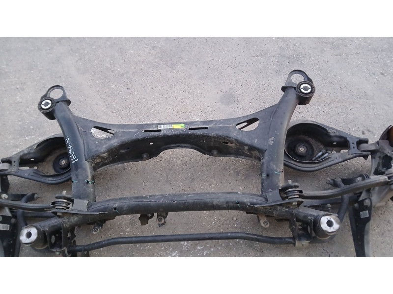 Recambio de puente trasero para lynk & co 01 phev referencia OEM IAM 8888892612  