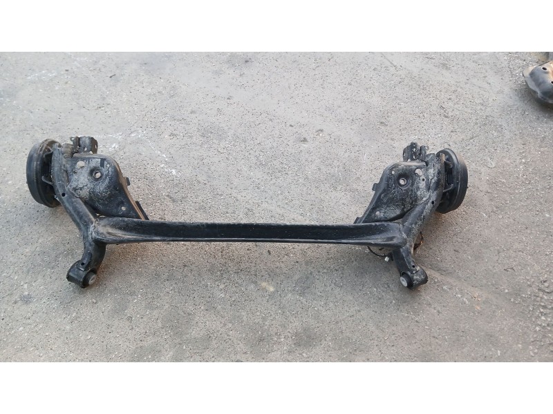 Recambio de puente trasero para mazda 2 hatchback (dl, dj) 1.5 skyactiv-g referencia OEM IAM DD1B28B0XC TAMBOR 4 TORN C/ABS 