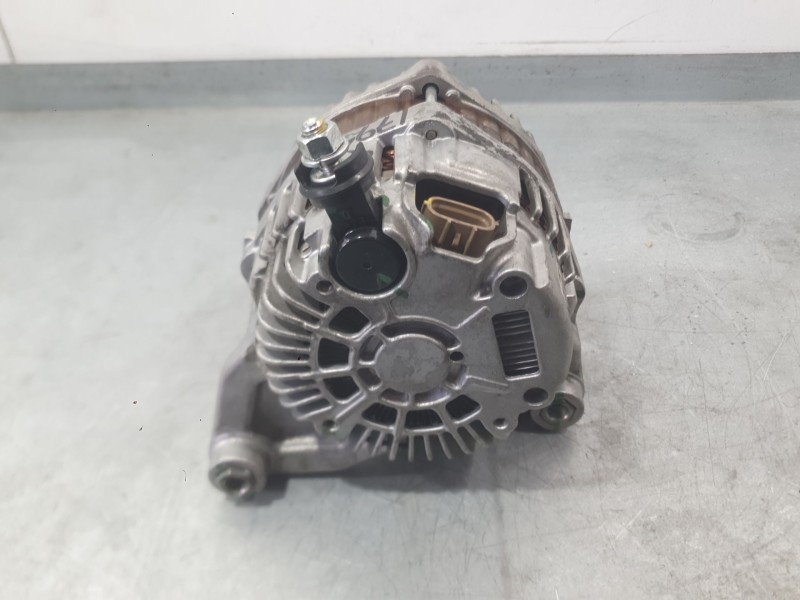 Recambio de alternador para mazda 2 hatchback (dl, dj) 1.5 skyactiv-g referencia OEM IAM P53N18W70  