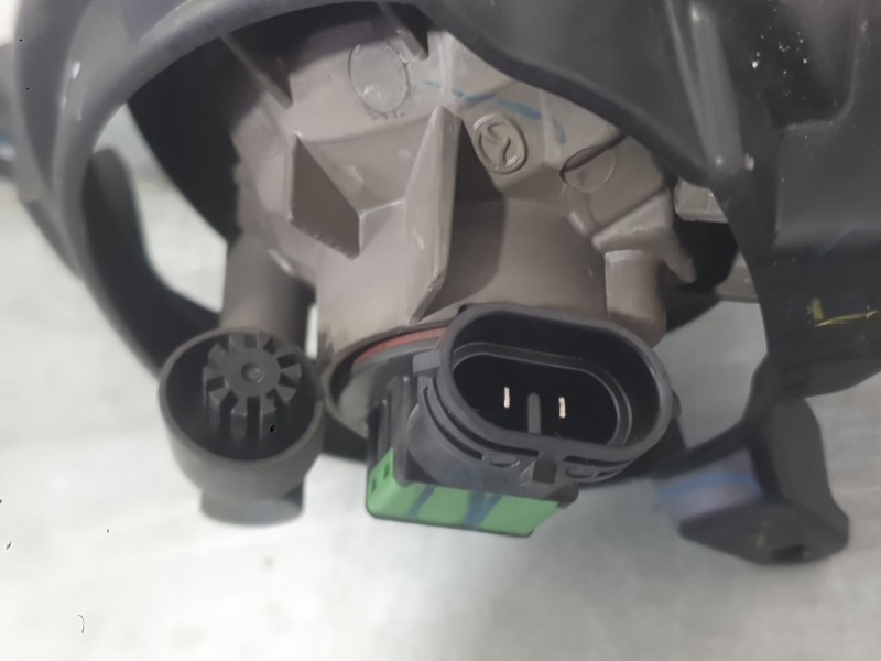 Recambio de faro antiniebla izquierdo para mazda 2 hatchback (dl, dj) 1.5 skyactiv-g referencia OEM IAM   