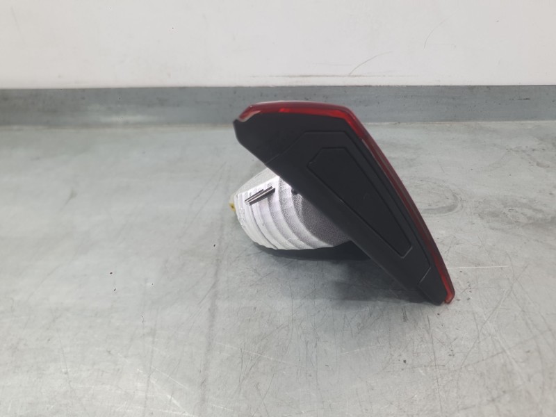 Recambio de piloto trasero izquierdo interior para mazda 2 hatchback (dl, dj) 1.5 skyactiv-g referencia OEM IAM DB5J513G0B  