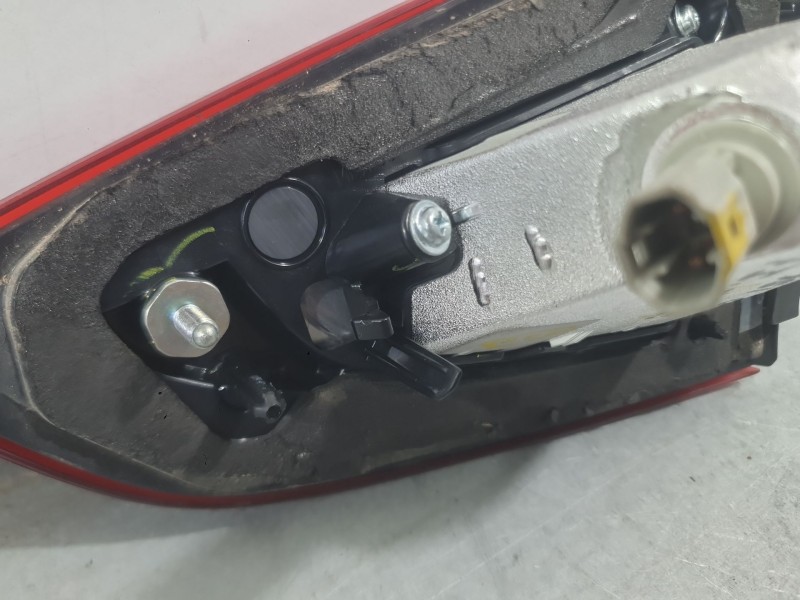 Recambio de piloto trasero izquierdo interior para mazda 2 hatchback (dl, dj) 1.5 skyactiv-g referencia OEM IAM DB5J513G0B  