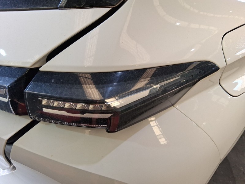 Recambio de piloto trasero derecho exterior para peugeot 308 iii (fb_, fh_, fp_, f3_, fm_) bluehdi 130 (fbyhzl, fbyhzt) referenc