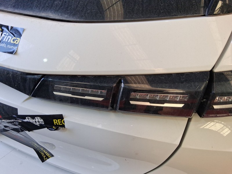 Recambio de piloto trasero derecho interior para peugeot 308 iii (fb_, fh_, fp_, f3_, fm_) bluehdi 130 (fbyhzl, fbyhzt) referenc